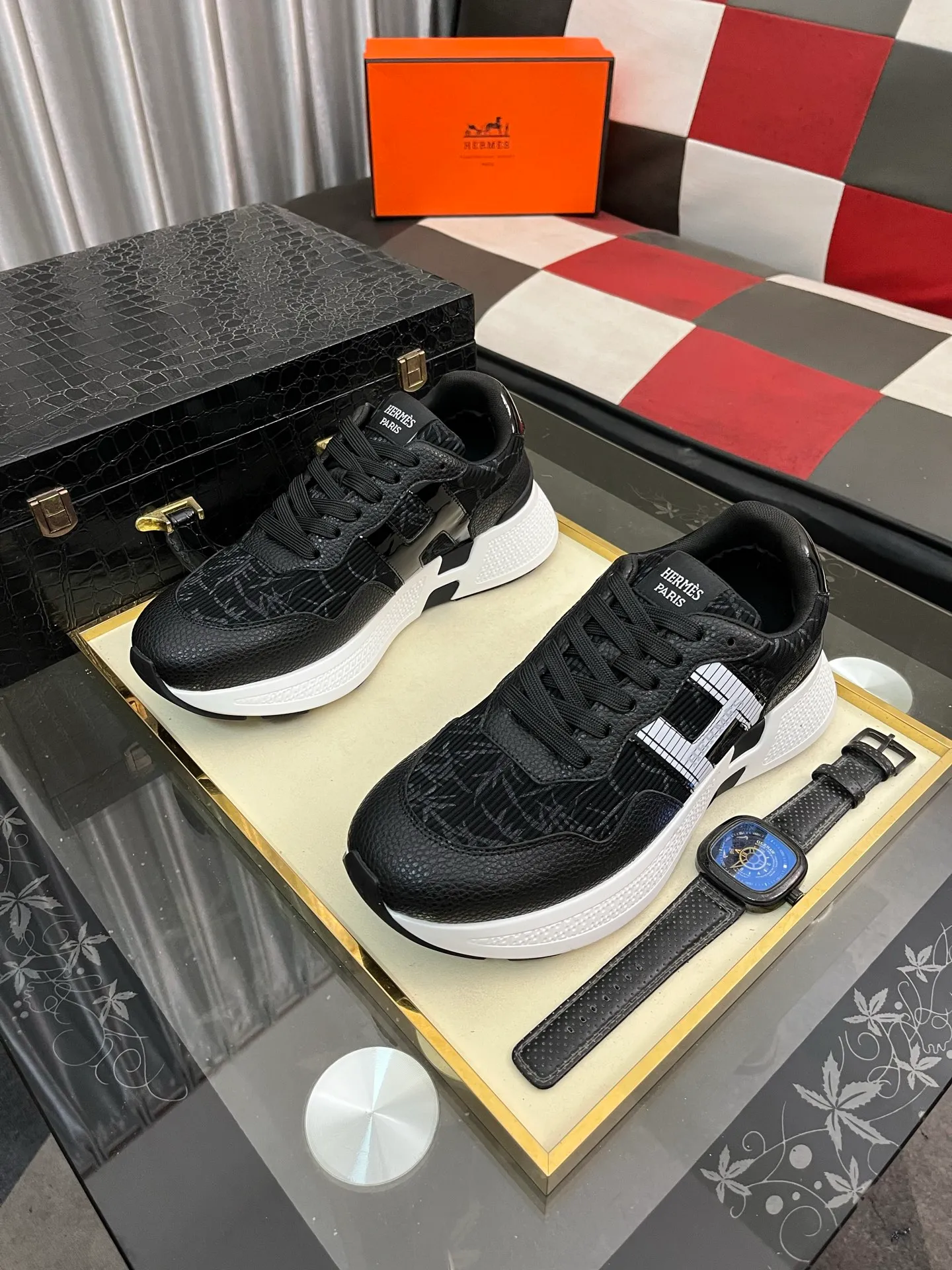 Men's shoes 💰540⌚️⌚️ HERMES/Hermès men's rest sneakers! -High-end quality original casual sports shoes -Upper: high nappa calfskin, forging technology, knitted fabric, shoe brand webbing, injection molded brand logo -Inner: foot pad; water-dyed cowhide -Outsole: ultra-light TPU·rubber; two-color molded outsole -Ultra-high quality control·fine workmanship: highlighted (high-end·luxury·grade) Size: 38-443️⃣Colors available